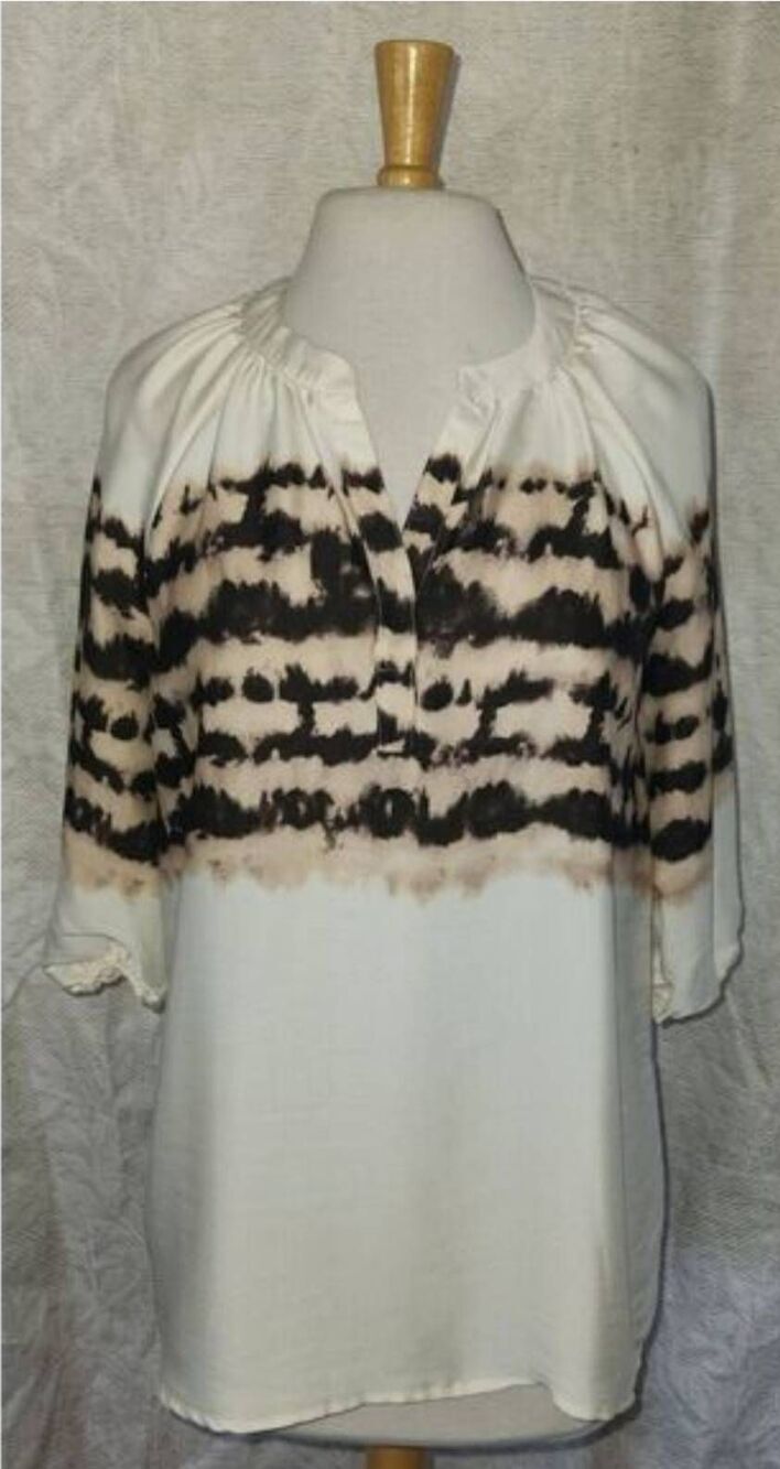 F79 Simply Vera Vera Wang blouse w tie dye pattern